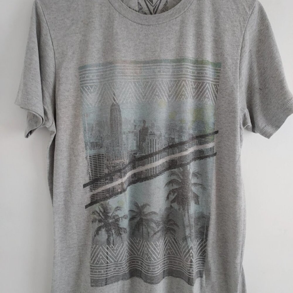 Univibe t-shirt